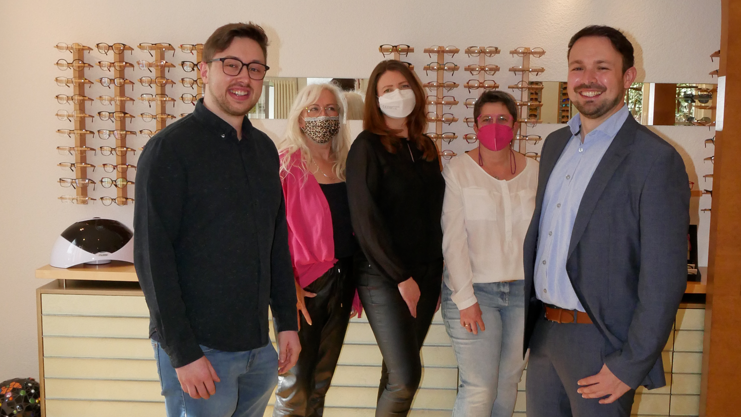Augenoptikermeister Kowalski mit Teams und Berater Felix Keller