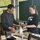 Girls Day 2023 in der Bildungsakademie Rottweil, hier Lehrmeister Michael Schmidt mit einer Schülerin in der Schreinerwerkstatt.