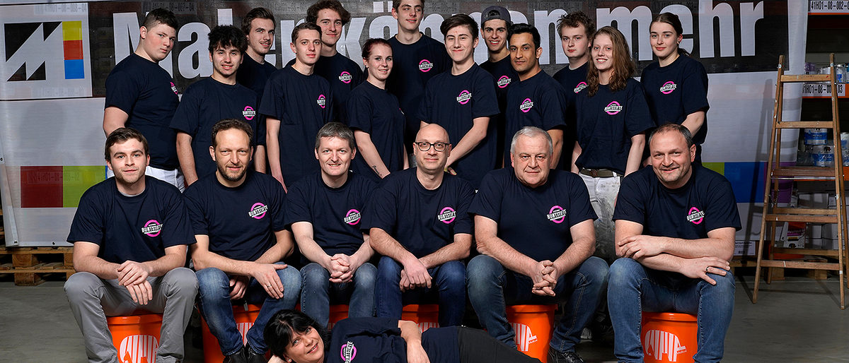 Gruppenfoto des Maler-Ausbildungsverbunds "Buntstifte" Gruppenfoto des Maler-Ausbildungsverbunds "Buntstifte"