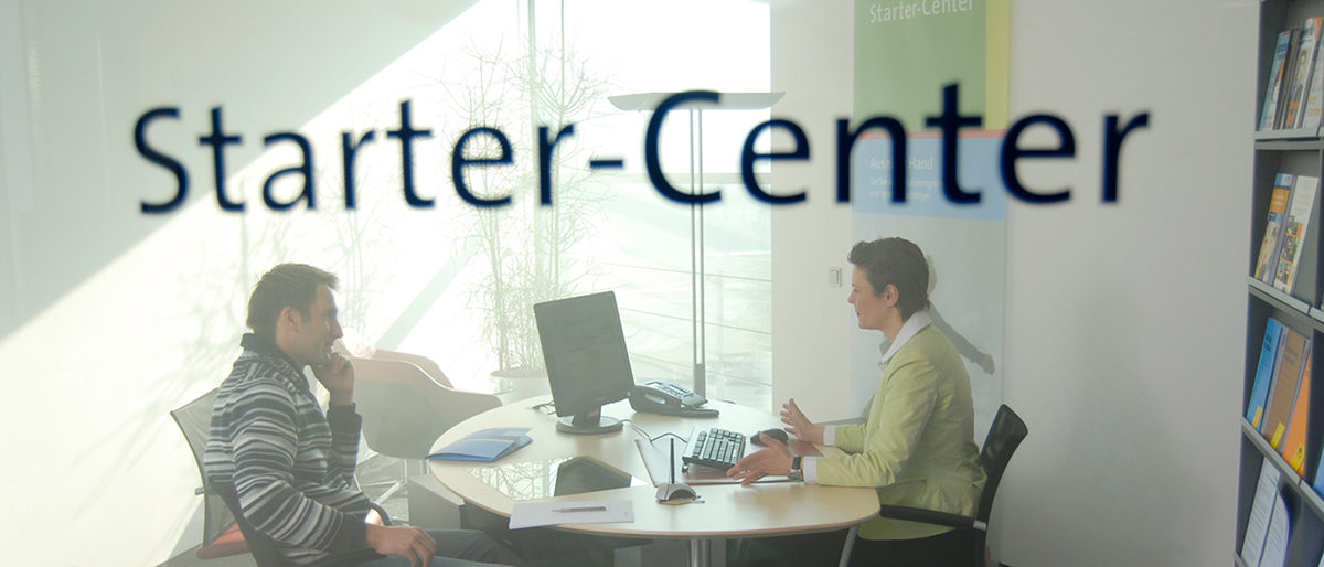 Beratung in einem Starter-Center der Handwerkskammer. Beratungssituation in einem Starter-Center der Handwerkskammer.