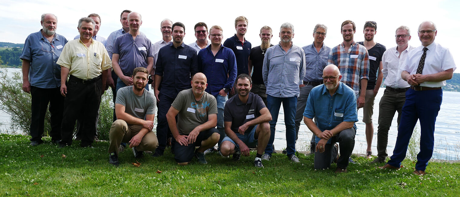 Gruppenfoto der Teilnehmer an der Zukunftswerkstatt zu den Megatrends im Schreinerhandwerk.