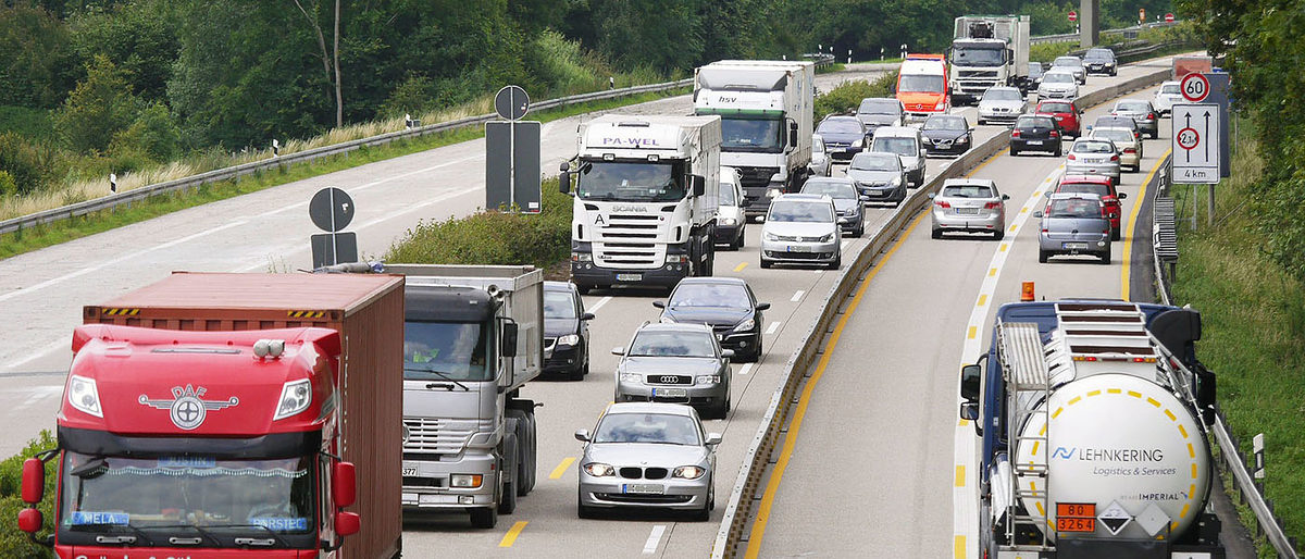 Teilrückerstattung von Mautgebühren Autobahn mit LKW und PKW, Stau