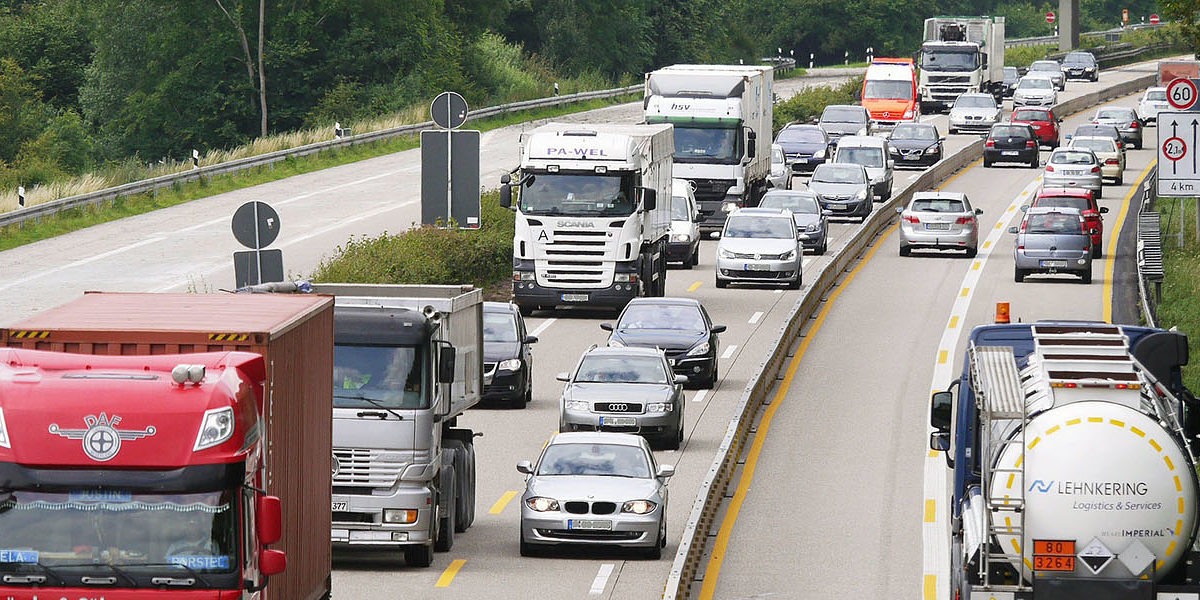 Teilrückerstattung von Mautgebühren Autobahn mit LKW und PKW, Stau