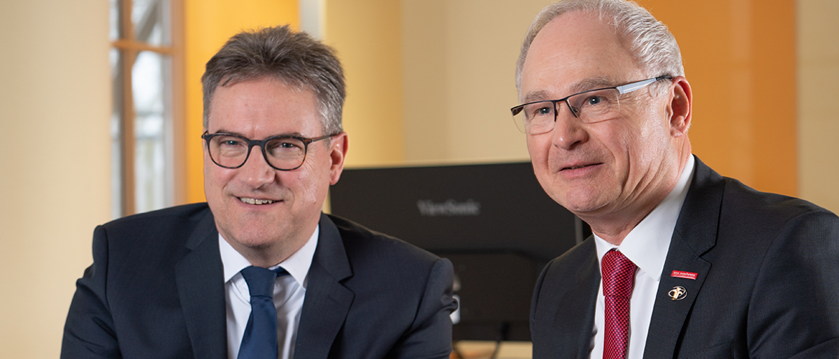 Kammerpräsident Werner Rottler (rechts) und Hauptgeschäftsführer Georg Hiltner. Kammerpräsident Werner Rottler (rechts) und Hauptgeschäftsführer Georg Hiltner.