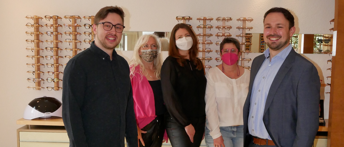 Augenoptikermeister Kowalski mit Teams und Berater Felix Keller