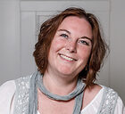 Portrait von Leslie Hummel