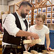 Girls Day 2023 in der Bildungsakademie Rottweil, hier Lehrmeister Richard Gundel mit einer Schülerin in der Zimmererwerkstatt.
