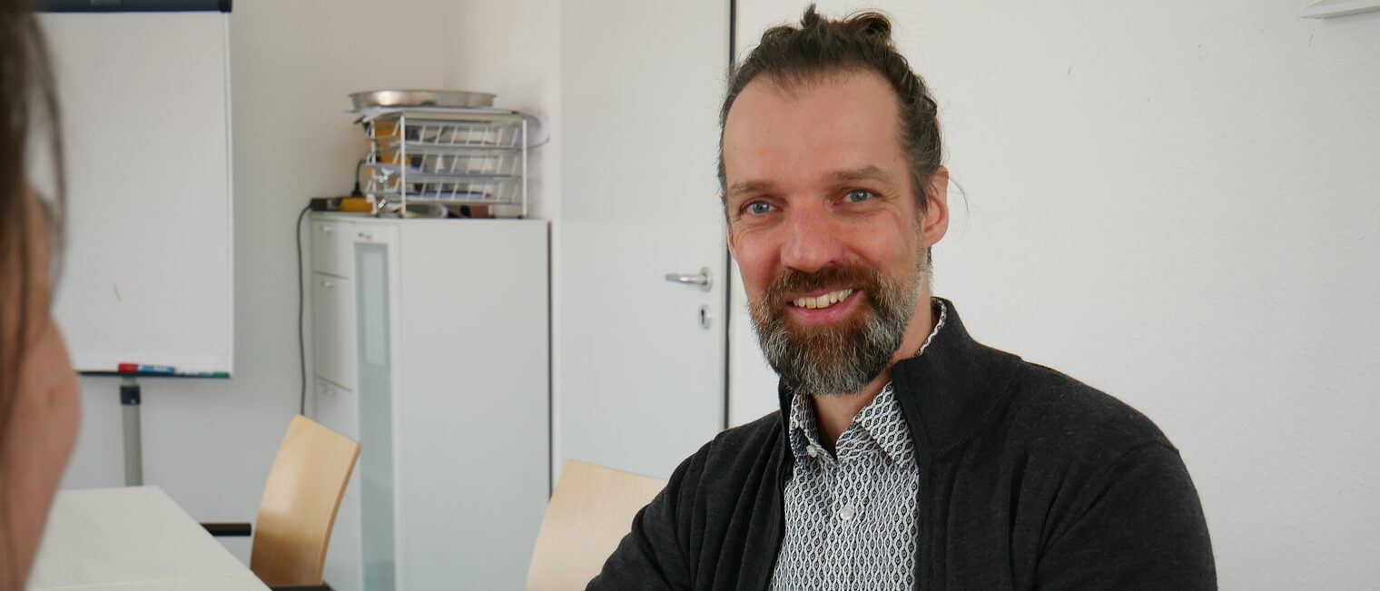 Lars Kiefer, Leiter des Kompetenzzentrums Mediensucht in Singen, ist Experte in Sachen Mediensucht.