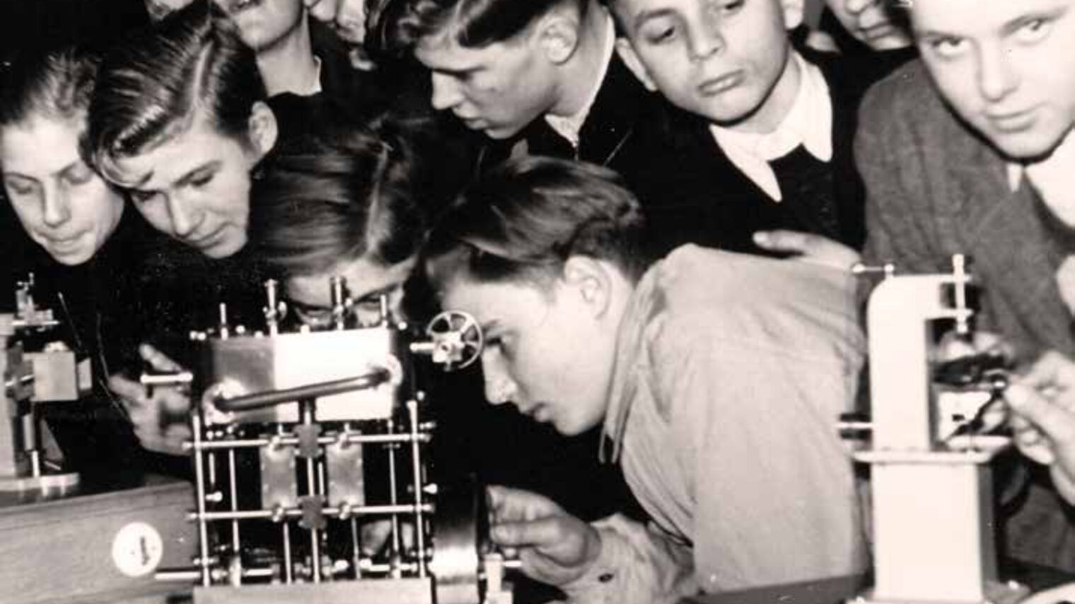 Archivfoto: Lüneburger Berufsschüler als Gäste beim PLW 1953.