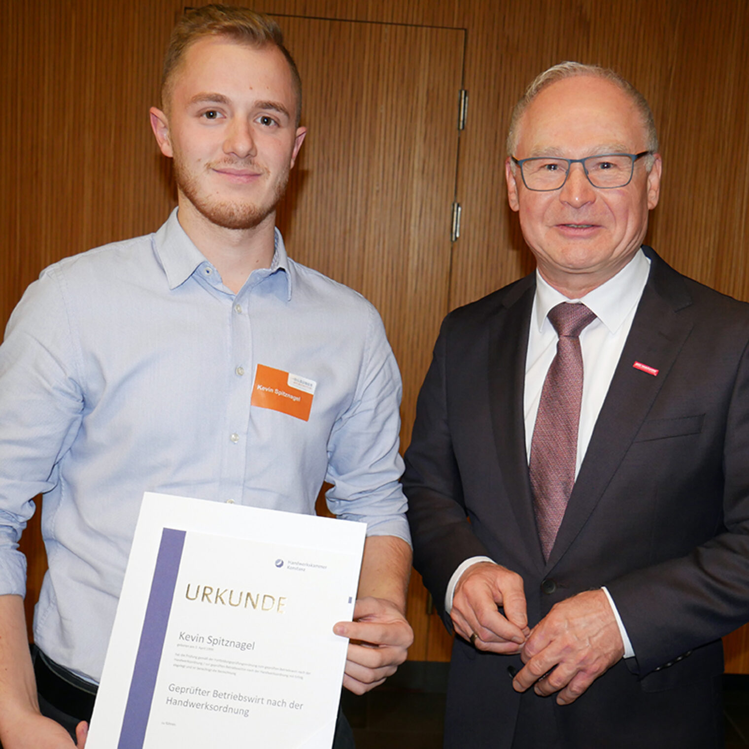 Portrait Betriebswirte-Absolvent mit Werner Rottler