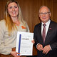 Portrait von Betriebswirte-Absolventin mit Werner Rottler
