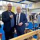Berufsmesse Jobs für Future in Villingen: Jürgen Roth (Oberbürgermeister Villingen-Schwenningen) und Werner Rottler (Präsident der Handwerkskammer Konstanz) am Stand des Handwerks.