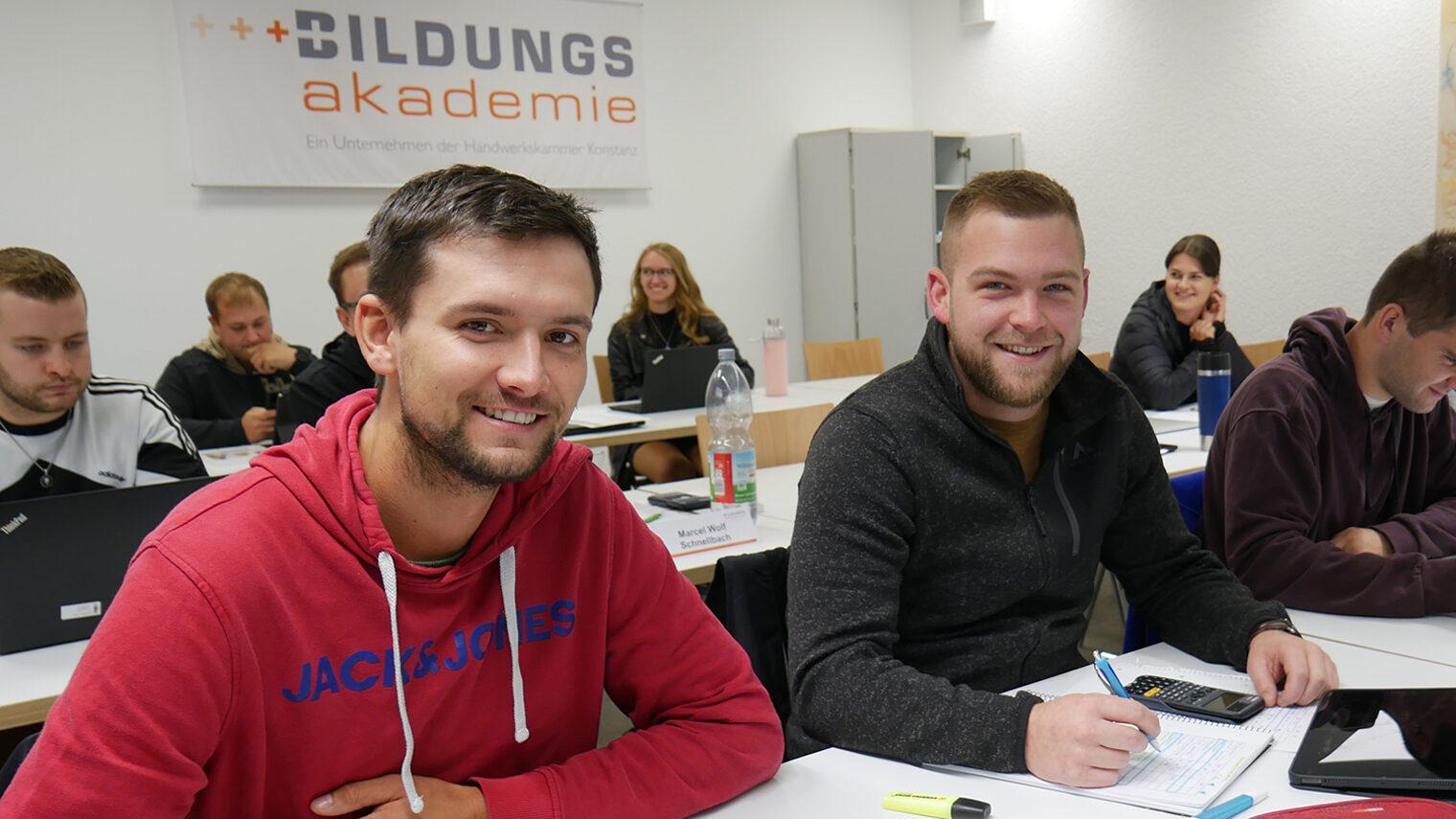 Schüler im Klassenzimmer des Meistervorbereitungskurses in Rottweil