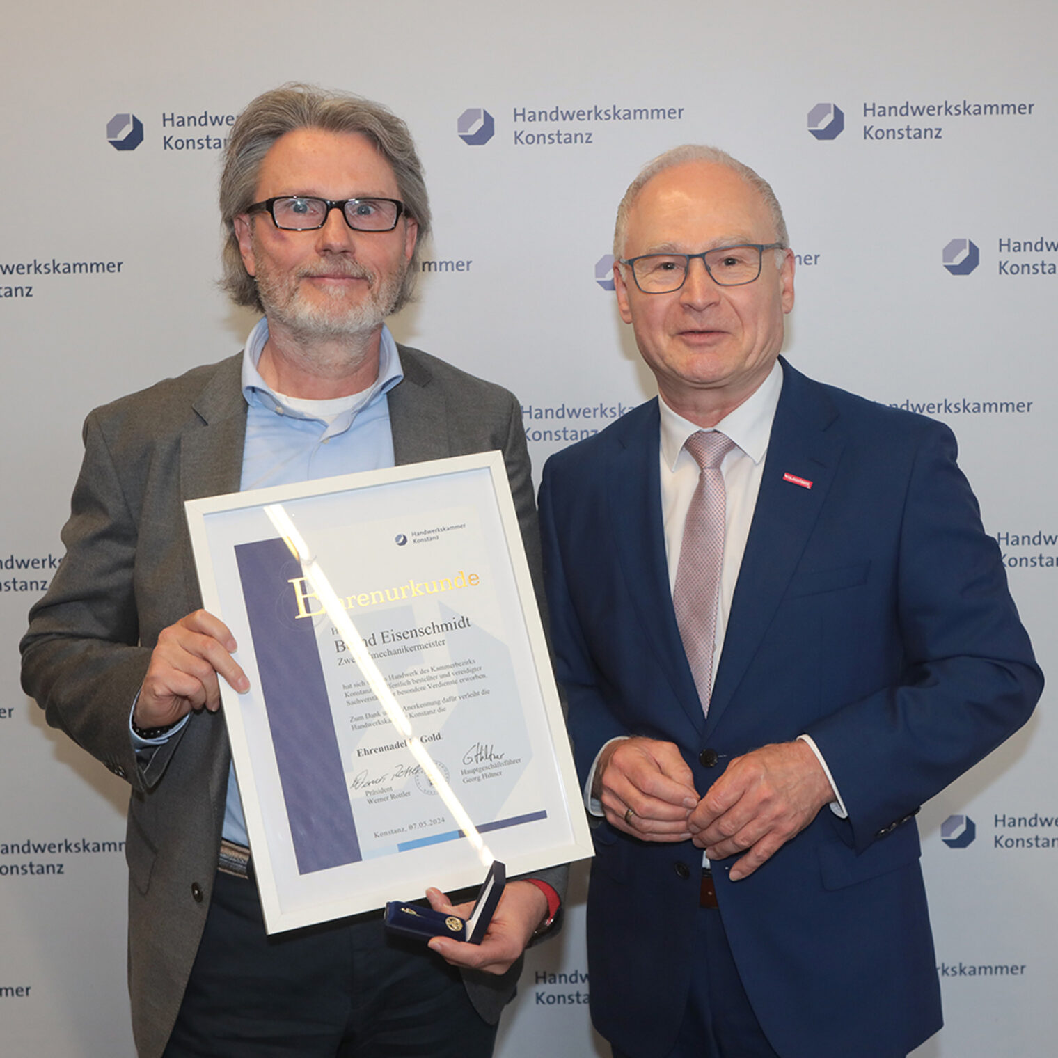 Ehrung während der Sachverständigentagung 2024 der Handwerkskammer Konstanz.