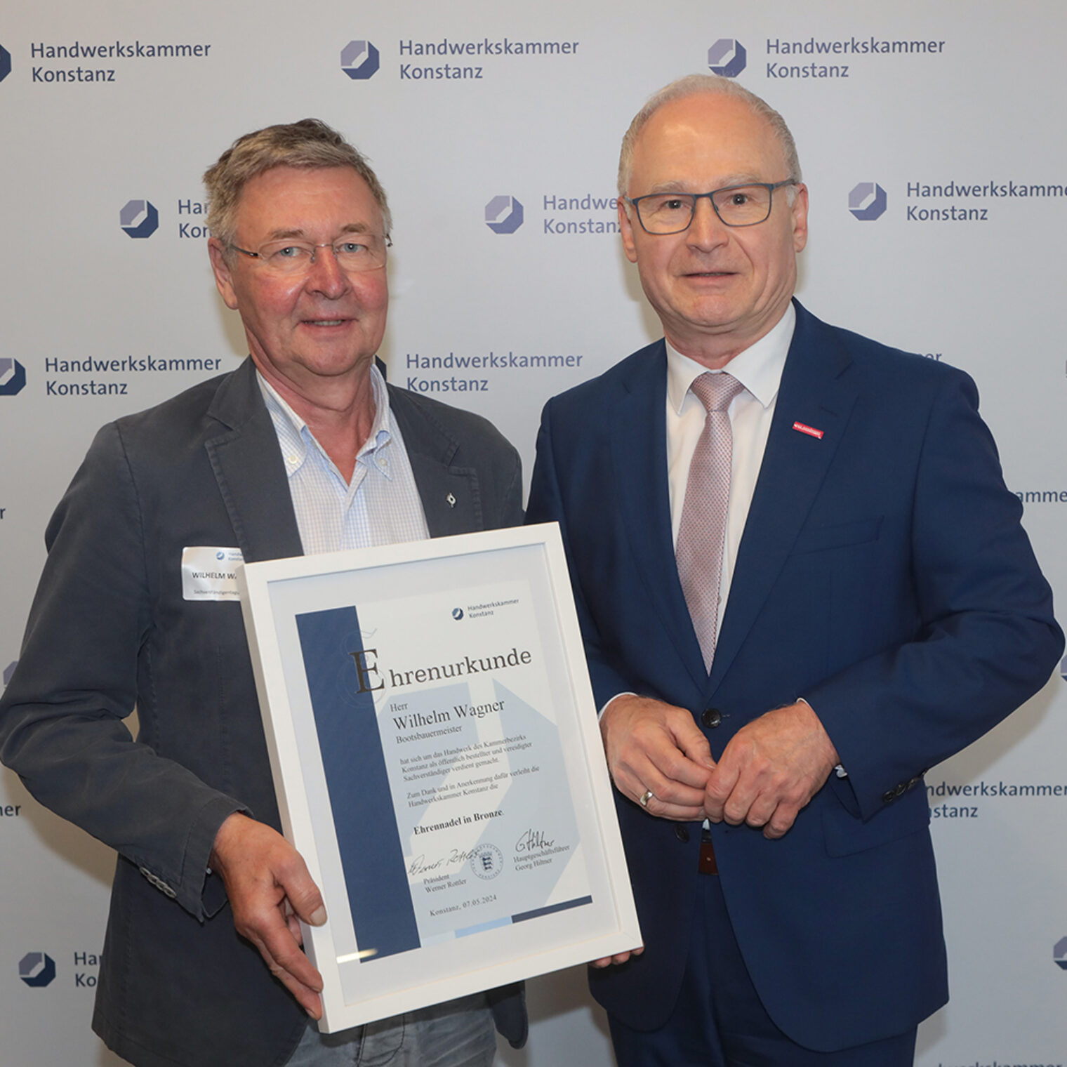 Ehrung während der Sachverständigentagung 2024 der Handwerkskammer Konstanz.