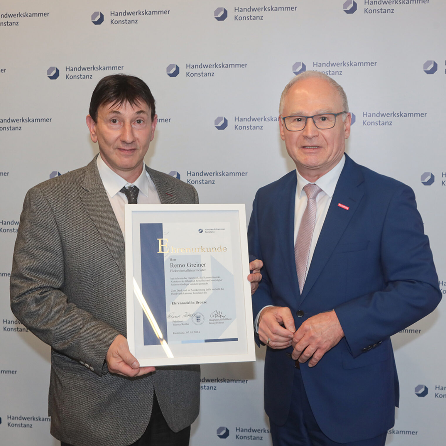 Ehrung während der Sachverständigentagung 2024 der Handwerkskammer Konstanz.