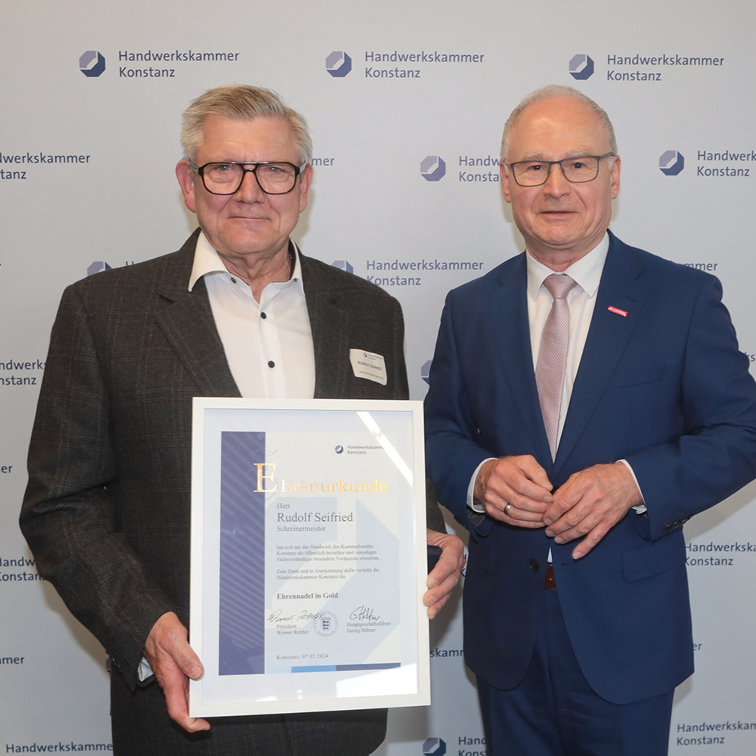 Ehrung während der Sachverständigentagung 2024 der Handwerkskammer Konstanz.