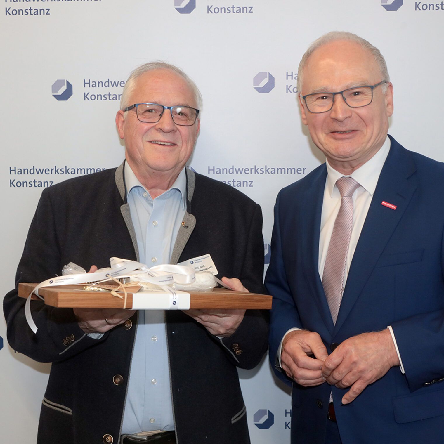 Ehrung während der Sachverständigentagung 2024 der Handwerkskammer Konstanz.