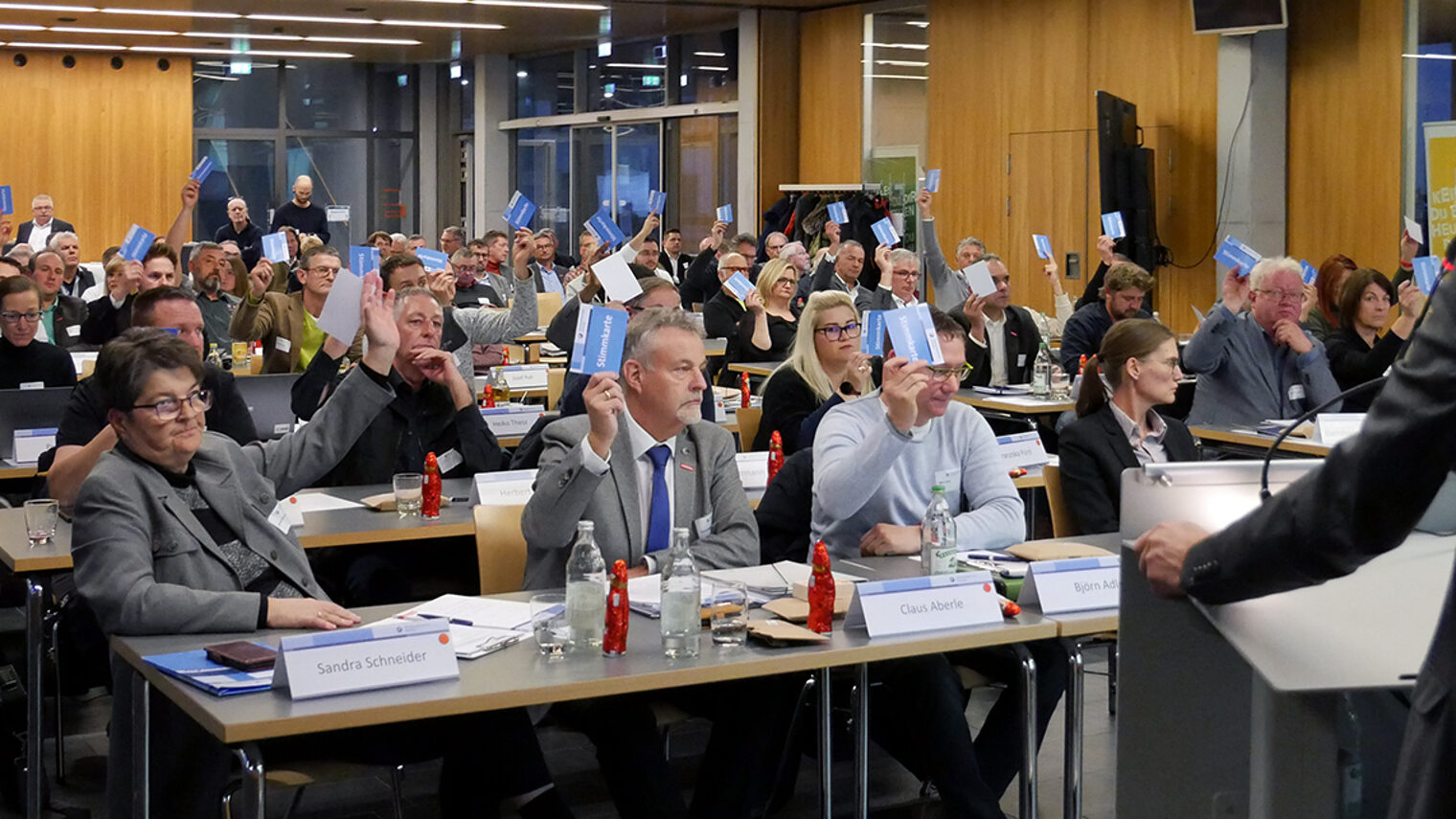 Abstimmung bei der 115. Vollversammlung der Handwerkskammer Konstanz, Bildungsakademie Singen, 06.12.2024 