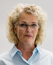 Portrait von Susanne Hillan