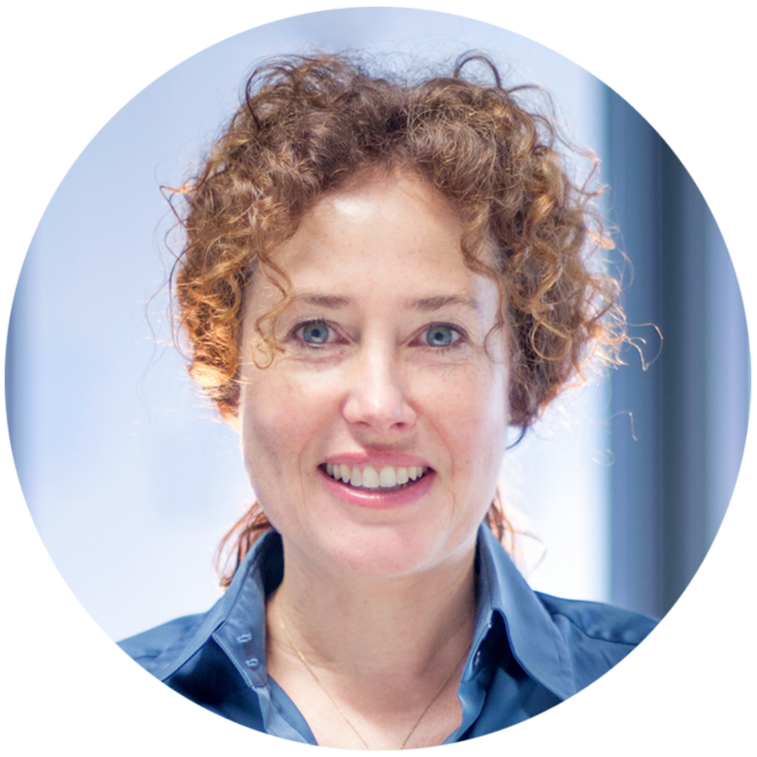 Portrait von Antje Freyth, Vorstandsvorsitzende des Vereins Unternehmer:innen für Gründer:innen (UfG)