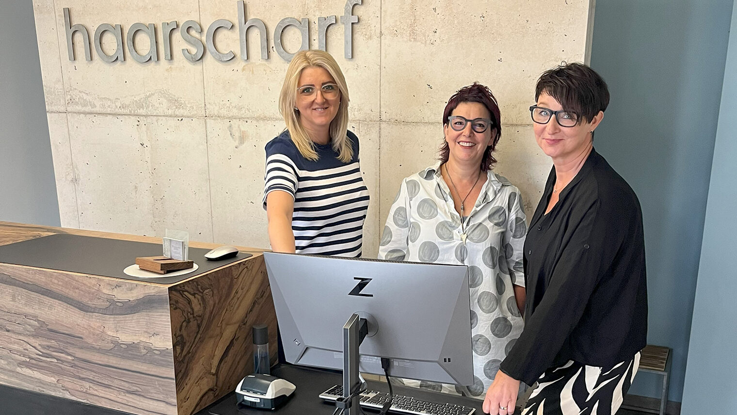 Teamfoto des Friseursalons Haarscharf in Hilzingen