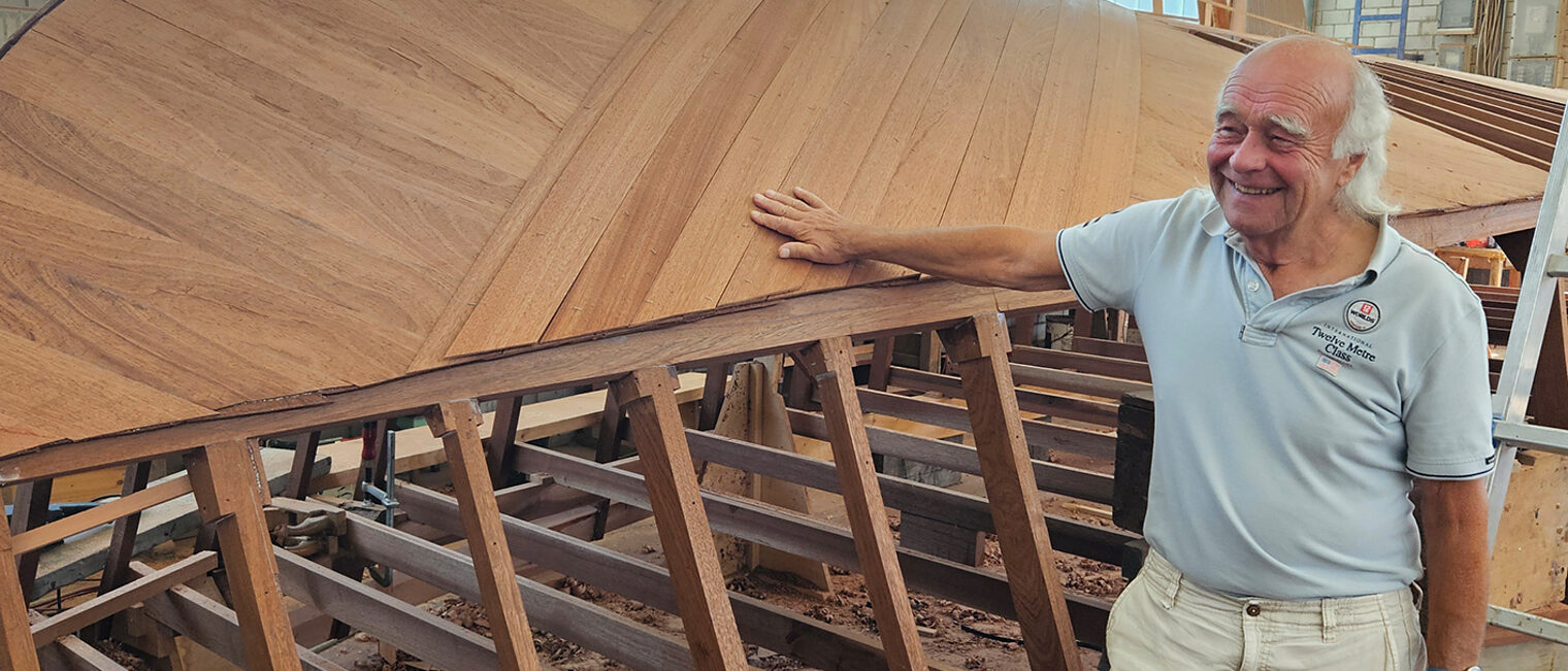 Josef Martin in seiner Werkstatt.