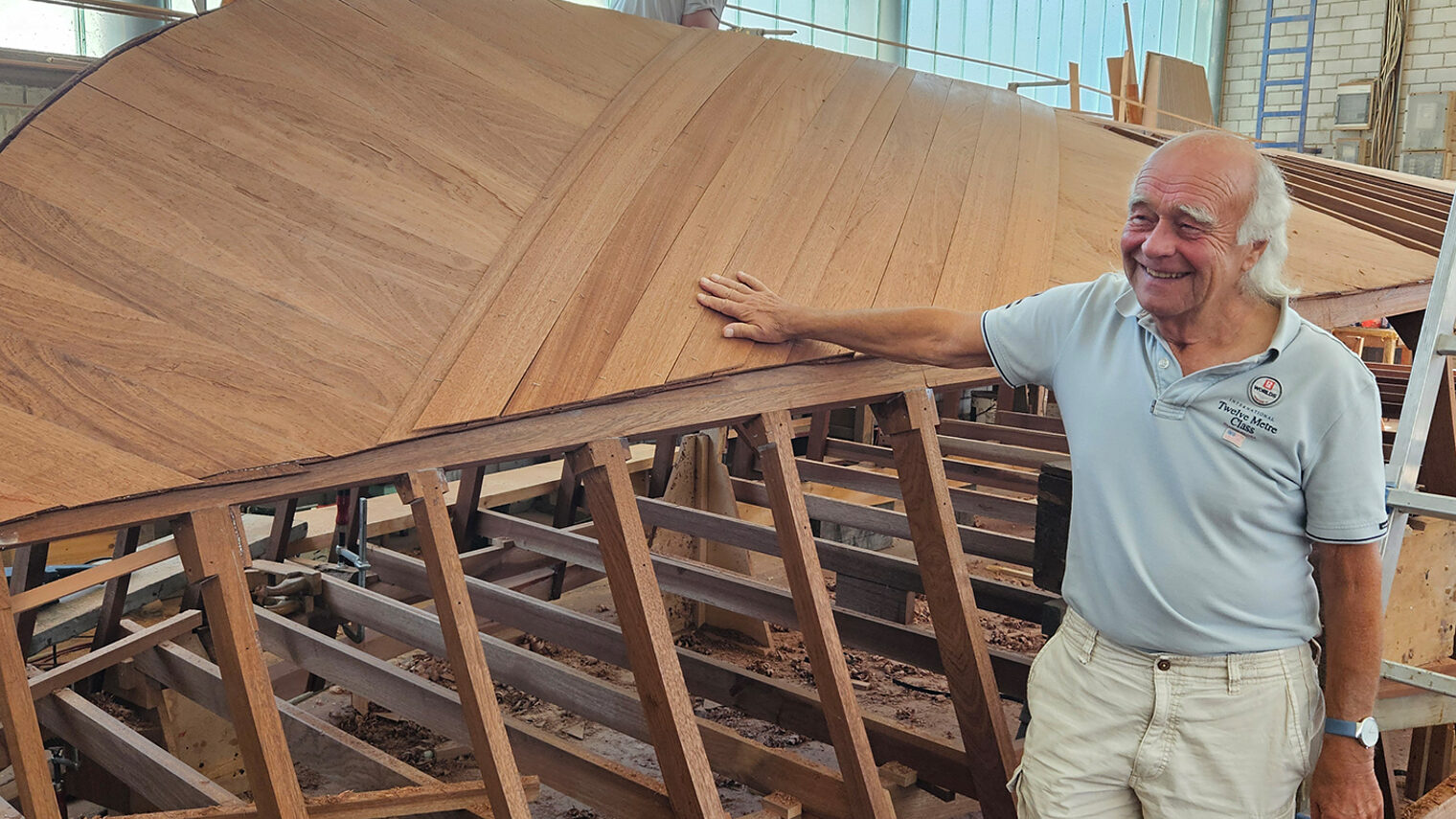 Josef Martin in seiner Werkstatt.