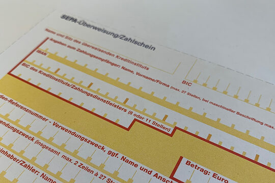 Nahaufnahme eines SEPA-Überweisungsformulars