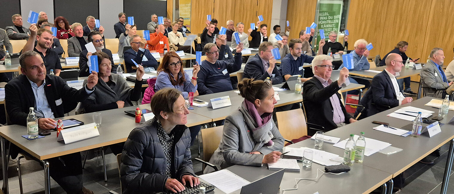 Sitzung der 117. Vollversammlung der Handwerkskammer Konstanz im Foyer der Bildungsakademie Singen.