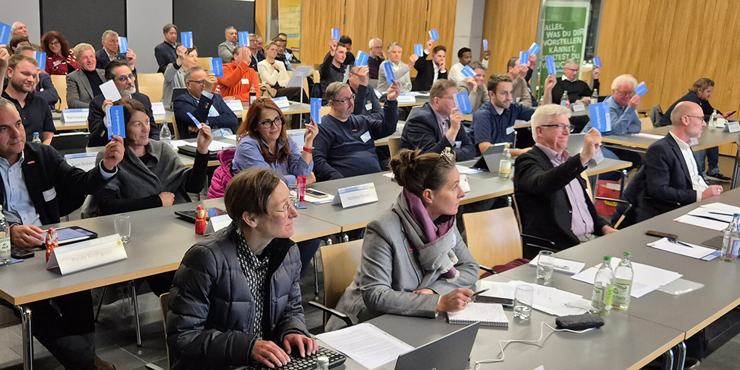 Sitzung der 117. Vollversammlung der Handwerkskammer Konstanz im Foyer der Bildungsakademie Singen.