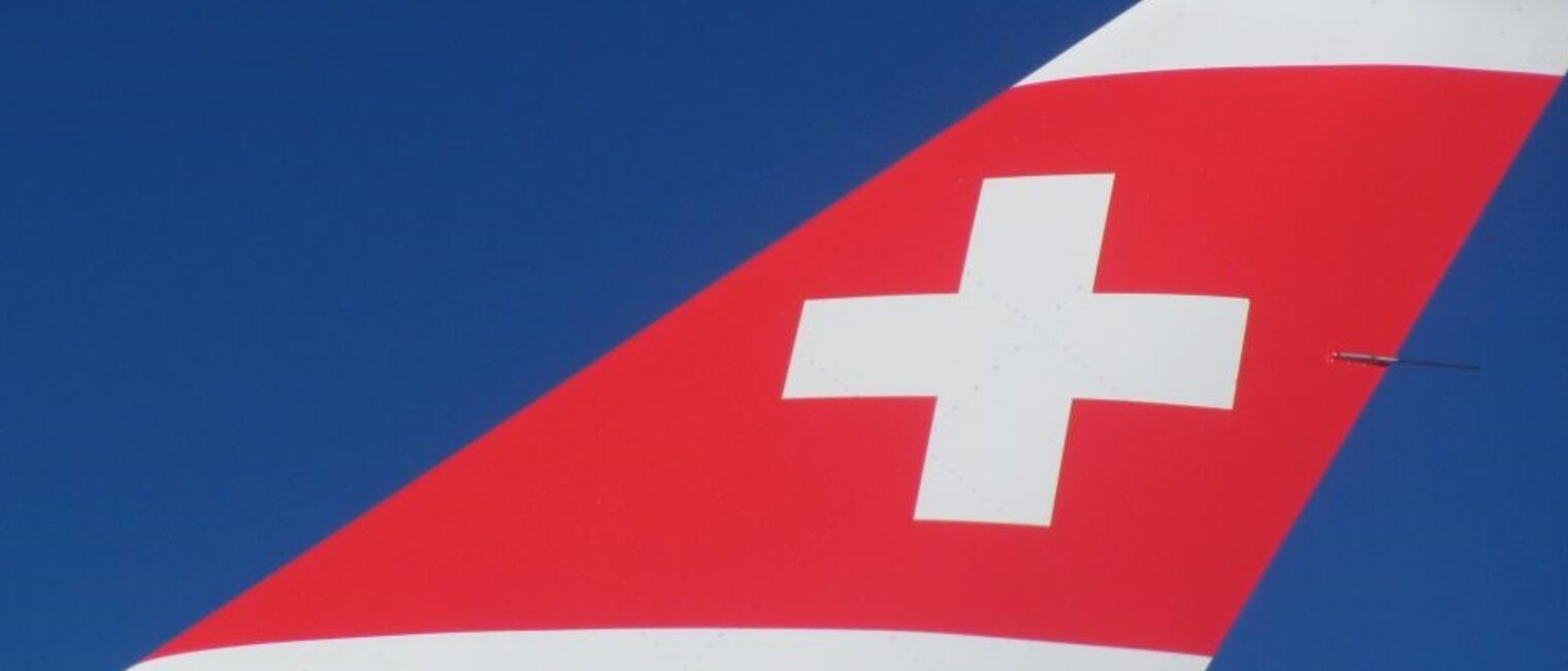 Schweizer Flagge auf einem Flugzeug