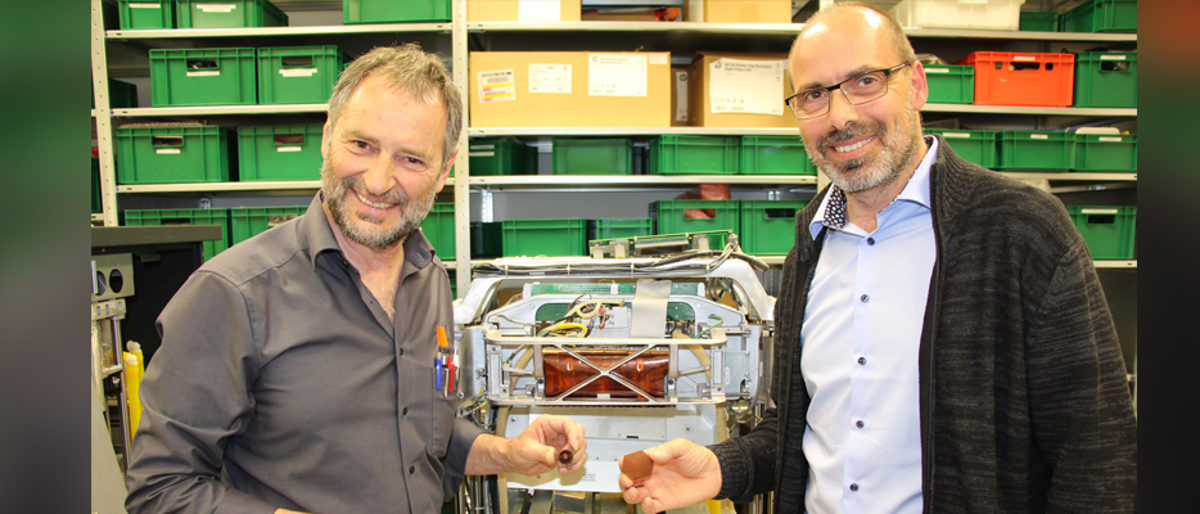 Neue Technologien hautnah erleben konnten die rund 20 Teilnehmer im Rahmen der Veranstaltungsreihe "Strategie gewinnt" der Handwerkskammer Konstanz bei 3D-Labs in St. Georgen. Im Bild: (v. l.) Erwin Fehrenbacher von der Schreinerei Flaig und Peter Reinert von Reinert Innovativer Klavierbau. Neue Technologien hautnah erleben konnten die rund 20 Teilnehmer im Rahmen der Veranstaltungsreihe "Strategie gewinnt" der Handwerkskammer Konstanz bei 3D-Labs in St. Georgen. Im Bild: (v. l.) Erwin Fehrenbacher von der Schreinerei Flaig und Peter Reinert von Reinert Innovativer Klavierbau.