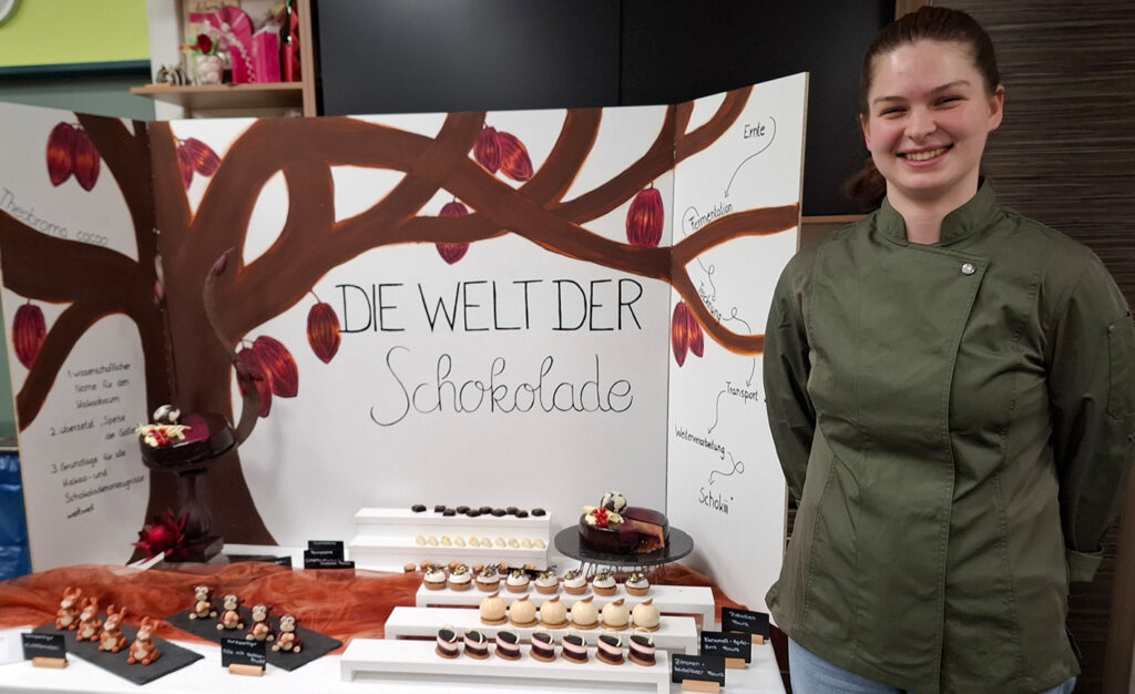 DMH-Landesentscheid 2026: Gewinnerin Lena Scheidel mit ihrem Schautisch.