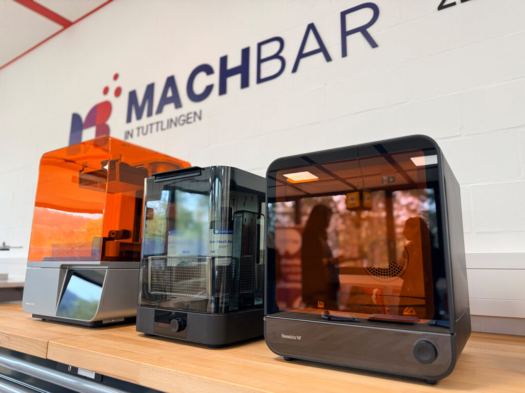 3-D-Drucker und Laser- und Graviermaschine im Kreativraum in Tuttlingen