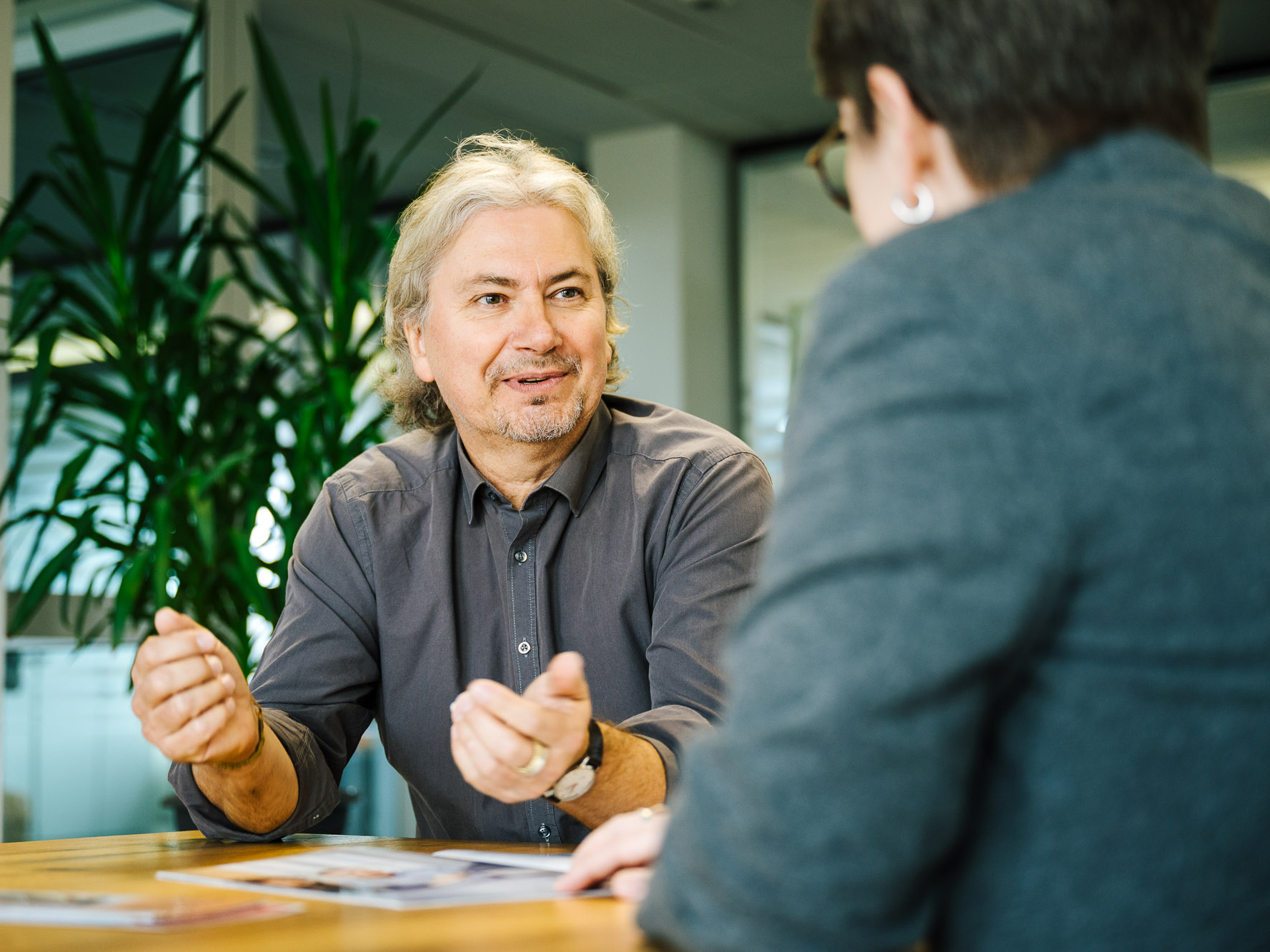 Thomas Rieger, betriebswirtschaftlicher Berater der Handwerkskammer Konstanz, im Beratungsgespräch.