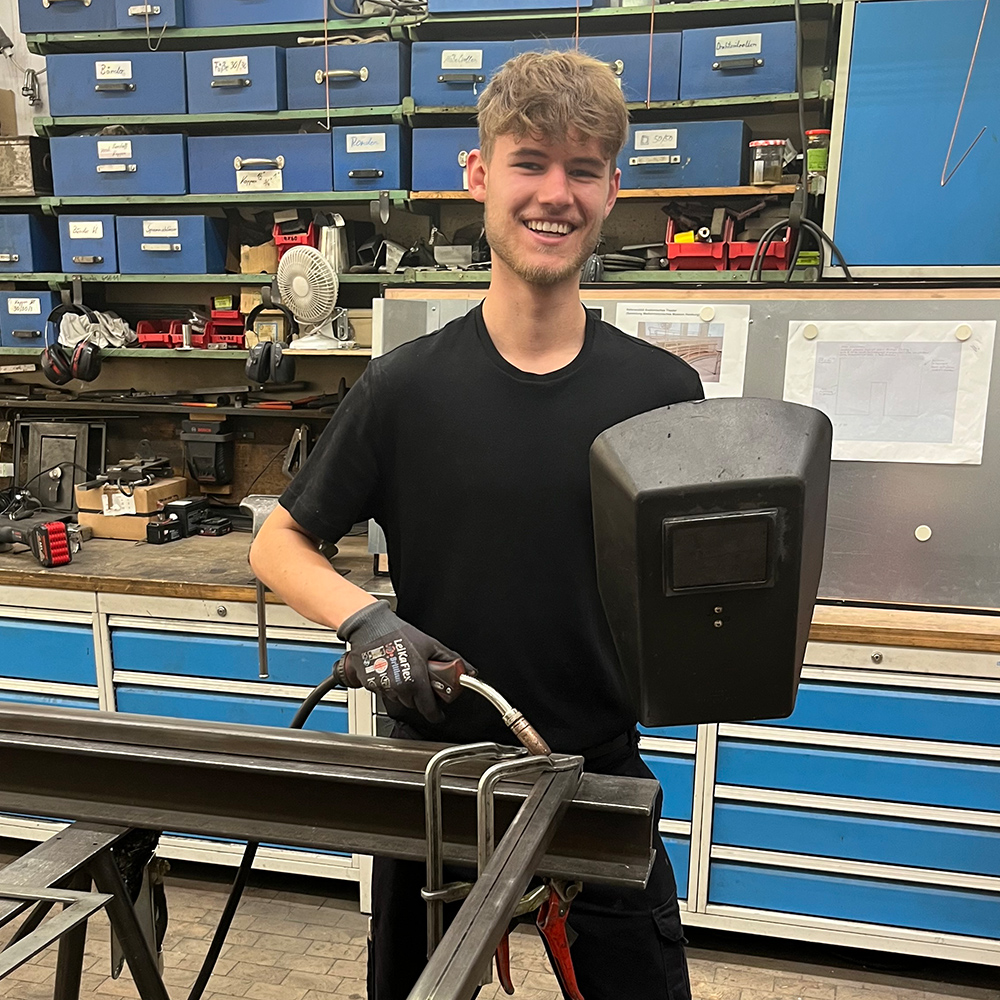 Niklas Münnich, angehender Metallbauer, bei der Arbeit.